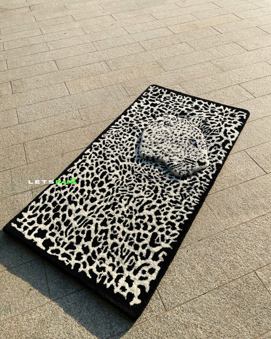 Luxury Snow Leopard Design Layered Rug | HandTufted Custom Rug