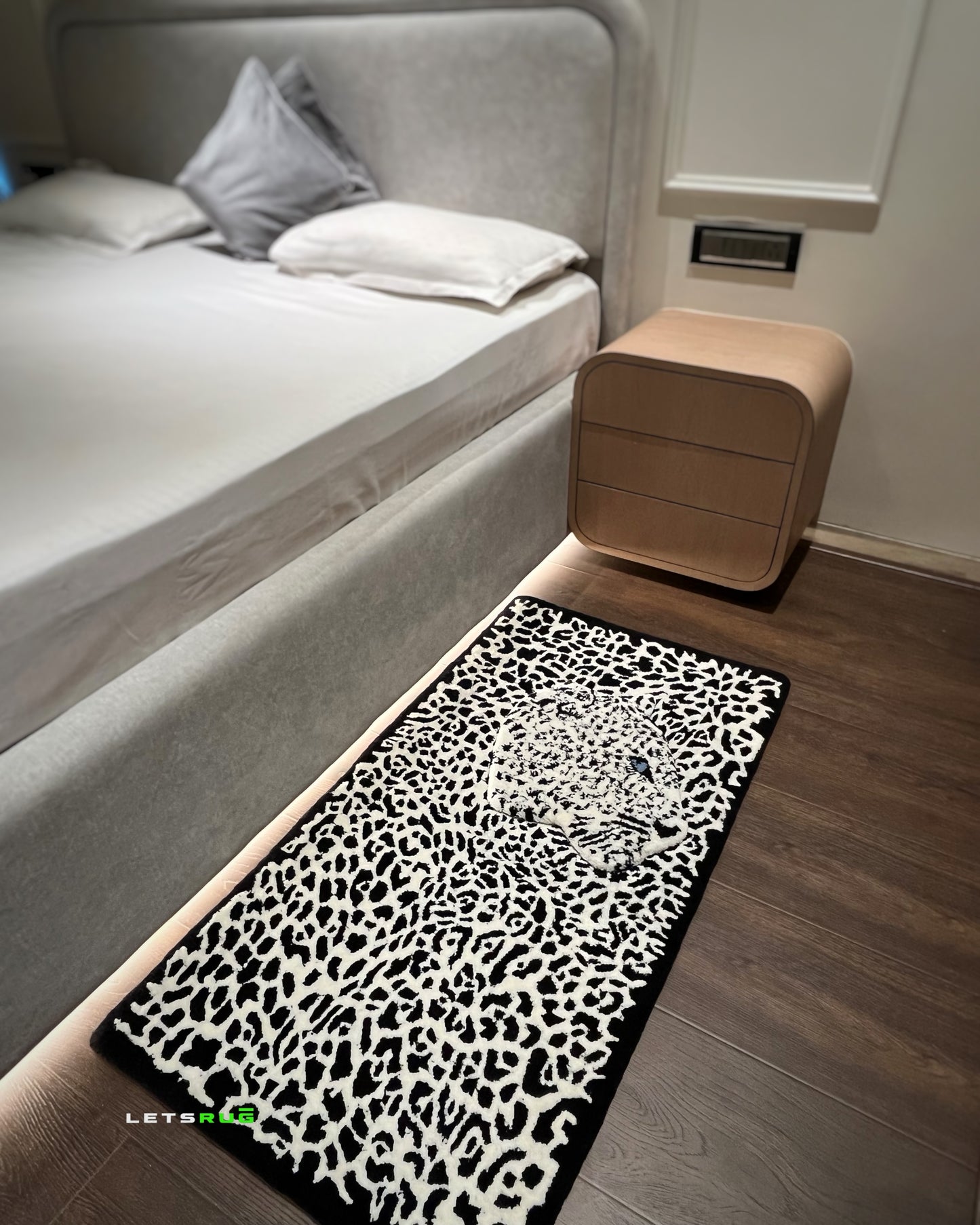 Luxury Snow Leopard Design Layered Rug | HandTufted Custom Rug