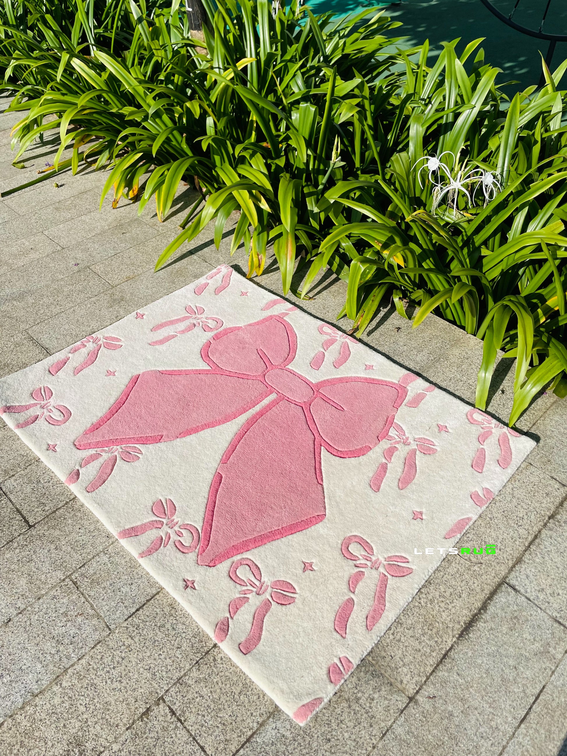 Bow Custom Rug Pink Bow Tufted Rug | HandTufted Custom Rug β LETSRUG.IN