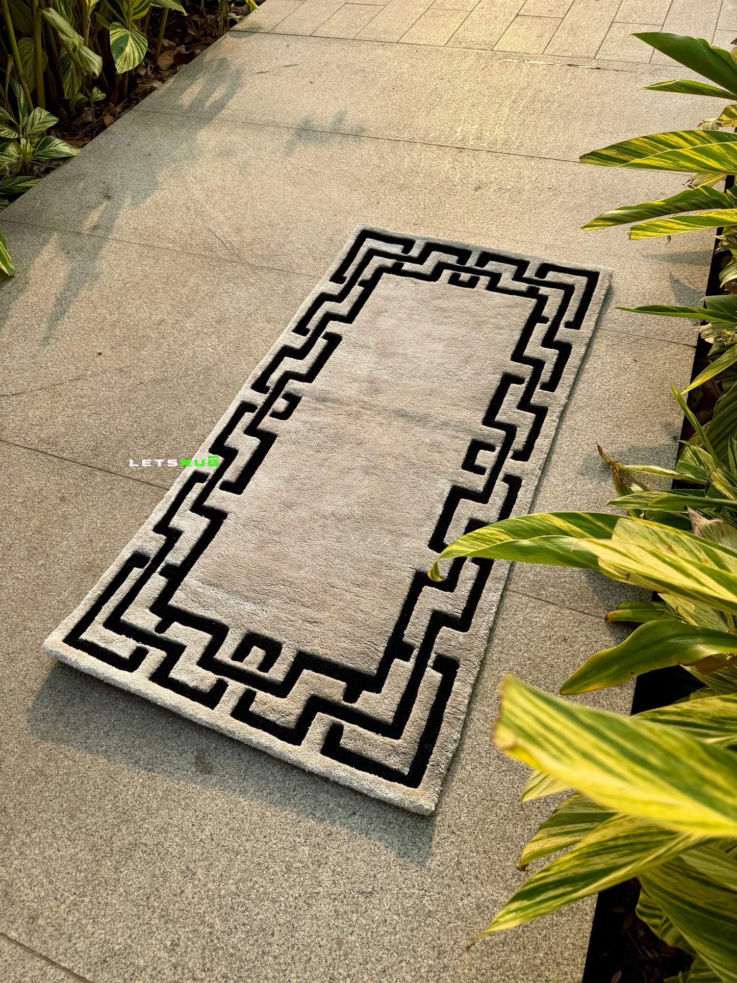 Imperial Frame Rug | HandTufted Custom Rug